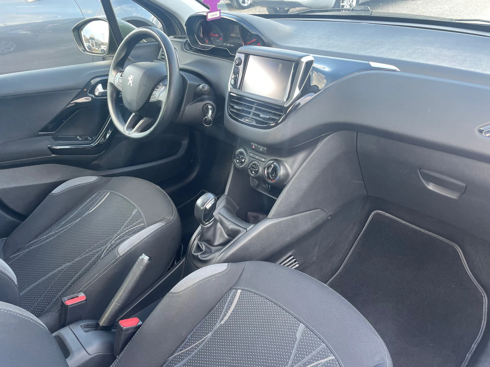 Peugeot 208 1.4 ГАЗ/БЕНЗИН EURO5 - изображение 10