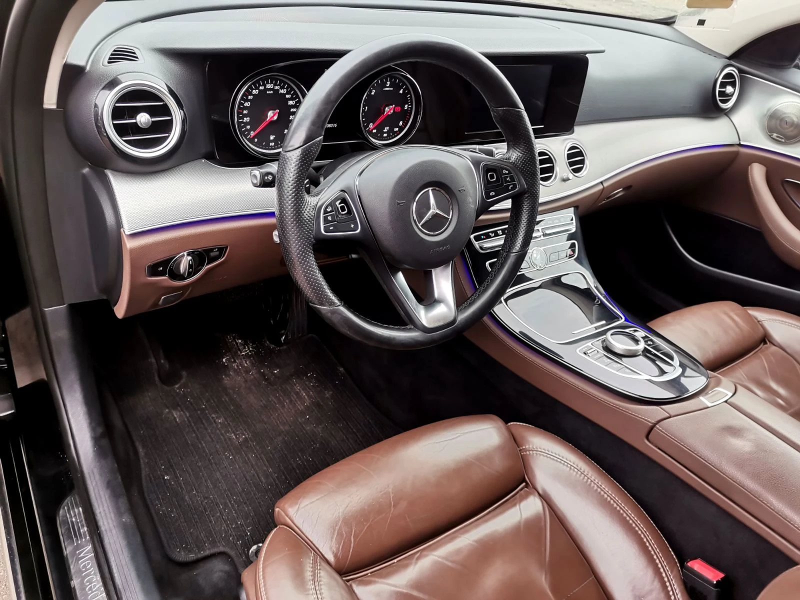 Mercedes-Benz E 350 КАТО ЧИСТО НОВ/AMG-PACK* 9G-TRONIC - изображение 8