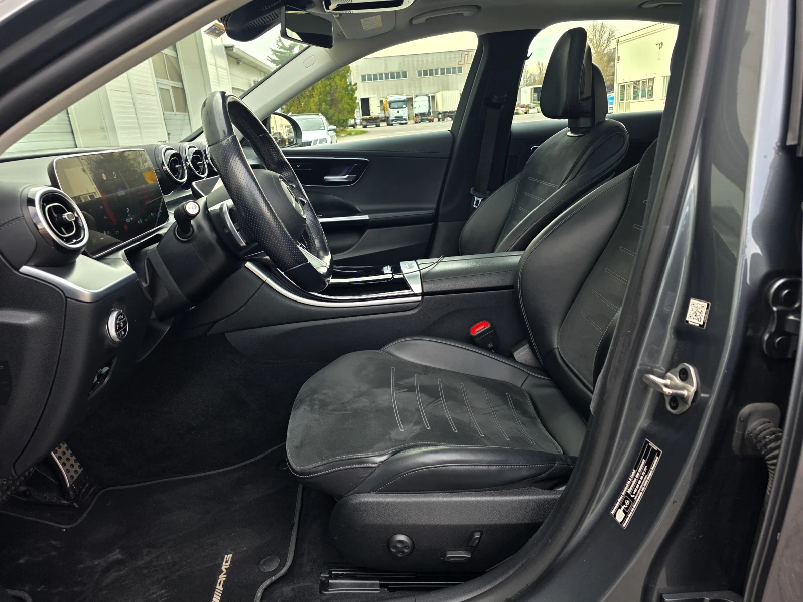 Mercedes-Benz C 220 220d AMG Line 9G Tronic 1-ви собственик от БГ - изображение 9