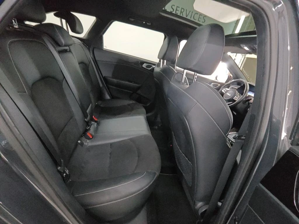 Kia Ceed SW GT Line, снимка 10 - Автомобили и джипове - 53963195