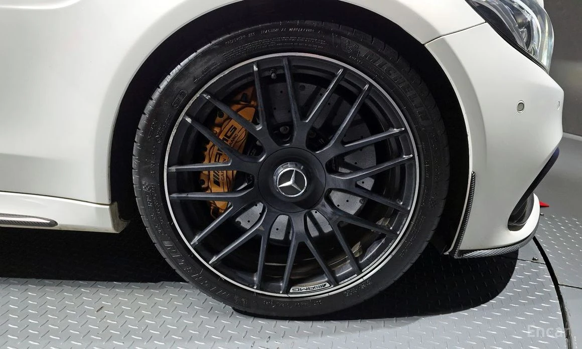 Mercedes-Benz C 63 AMG S* BURMESTER* ПАНО* КАМЕРИ* 360* , снимка 13 - Автомобили и джипове - 54065956