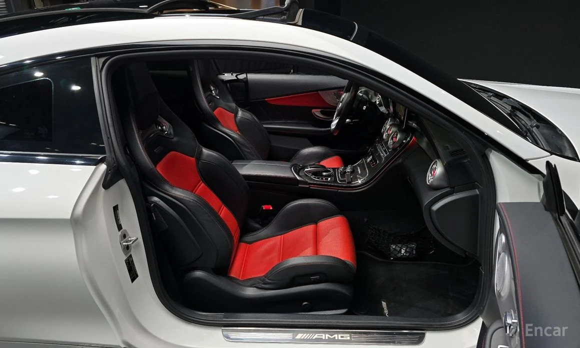 Mercedes-Benz C 63 AMG S* BURMESTER* ПАНО* КАМЕРИ* 360* , снимка 8 - Автомобили и джипове - 54065956