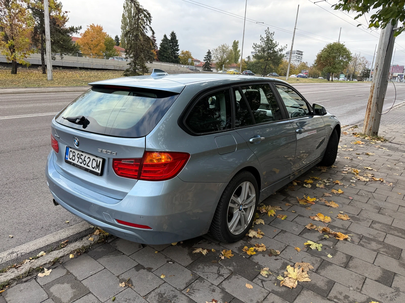 BMW 320 Xdrive, снимка 3 - Автомобили и джипове - 55319395