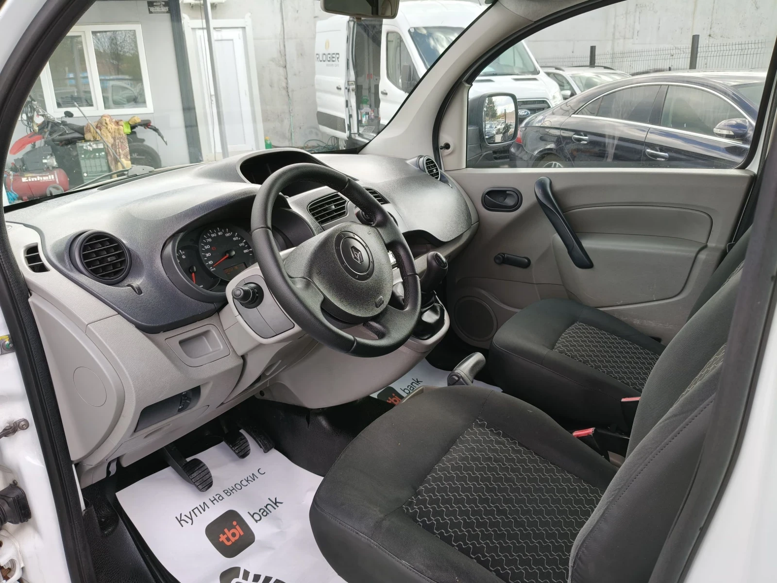 Renault Kangoo 1.5Dci, снимка 10 - Автомобили и джипове - 54414377