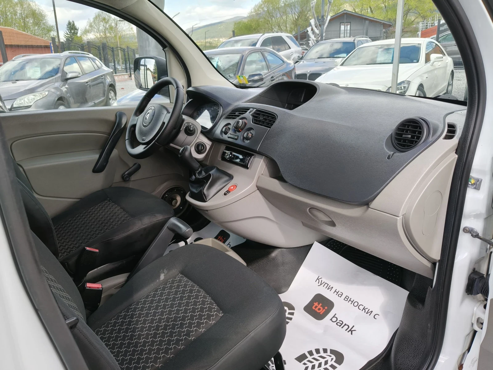 Renault Kangoo 1.5Dci, снимка 12 - Автомобили и джипове - 54414377