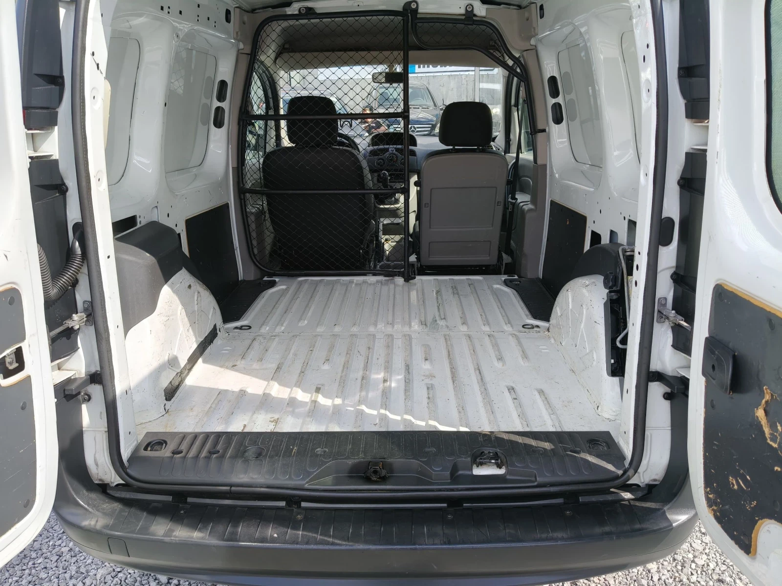 Renault Kangoo 1.5Dci, снимка 16 - Автомобили и джипове - 54414377