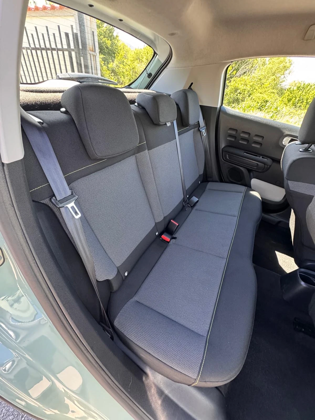 Citroen C3 1.2 i Service book, снимка 12 - Автомобили и джипове - 54417072