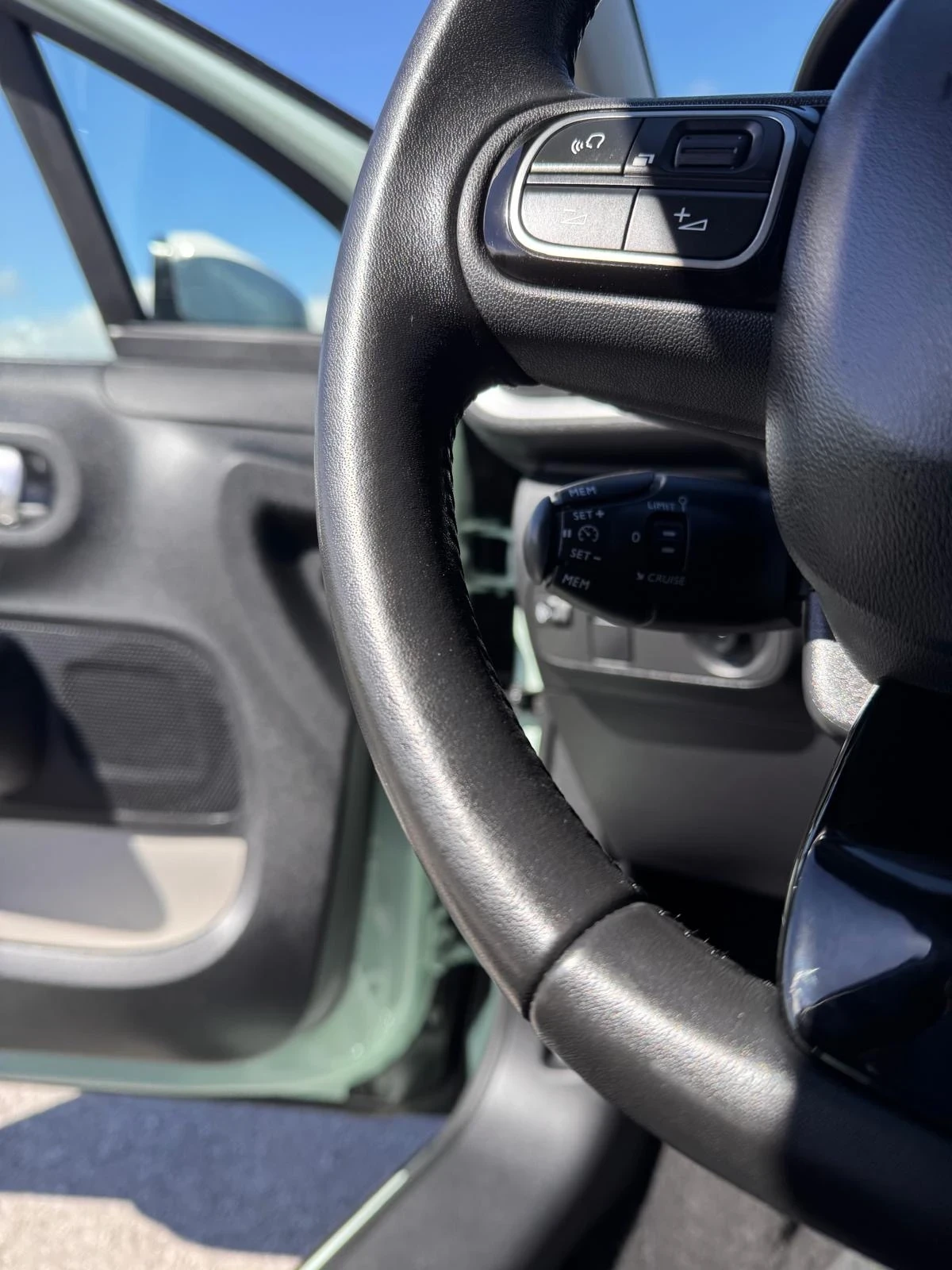 Citroen C3 1.2 i Service book, снимка 10 - Автомобили и джипове - 54417072