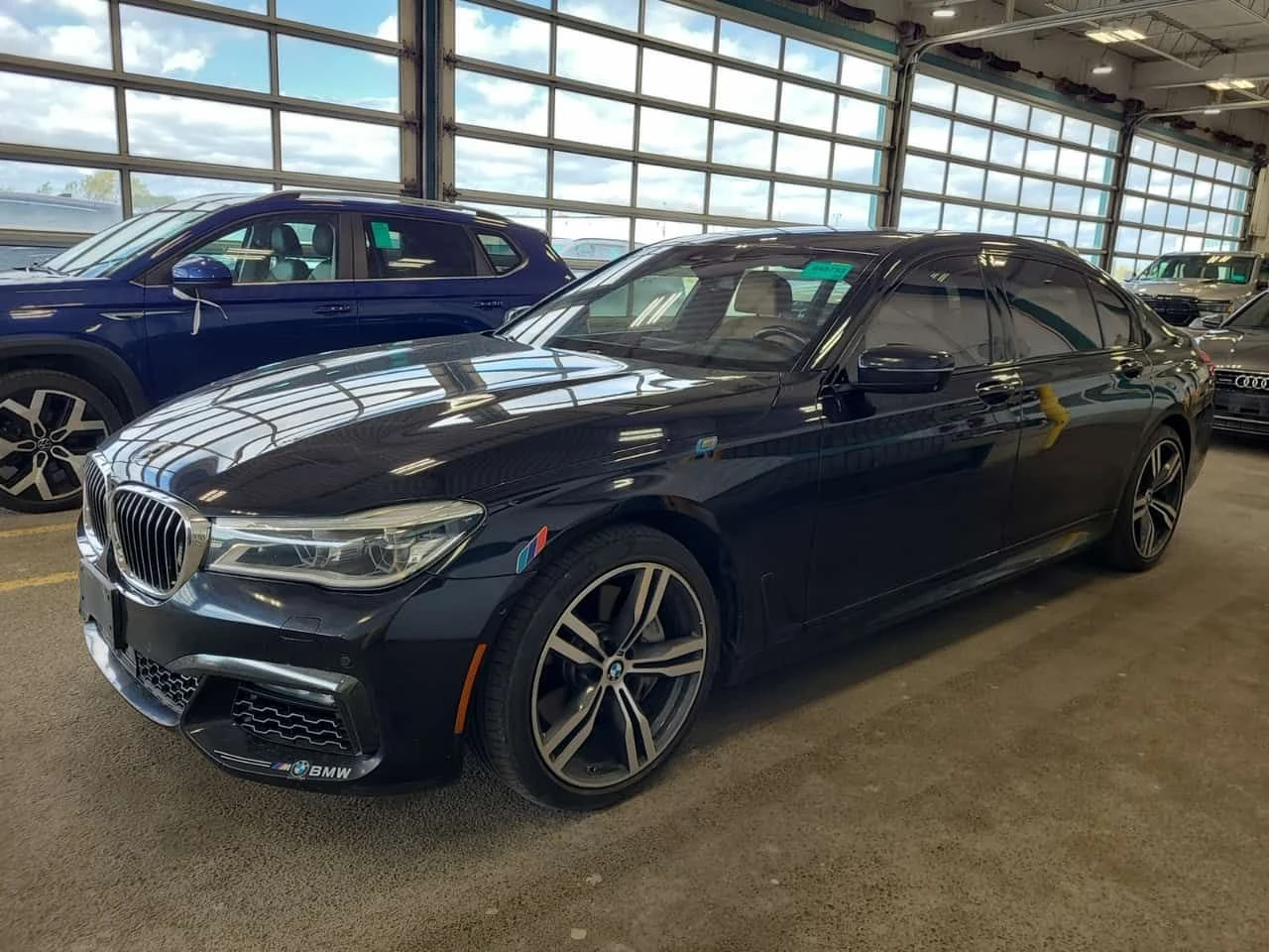 BMW 750 * CARFAX * АВТОКРЕДИТ БЕЗ ПЪРВОНАЧАЛНА ВНОСКА