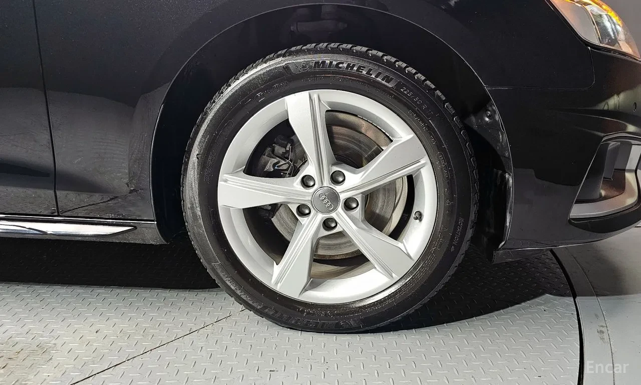 Audi A4 40 TFSI , снимка 12 - Автомобили и джипове - 54749228