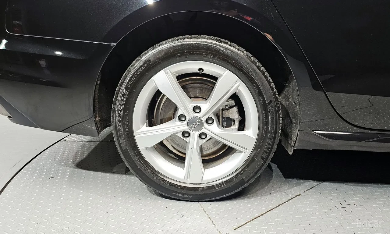 Audi A4 40 TFSI , снимка 3 - Автомобили и джипове - 54749228