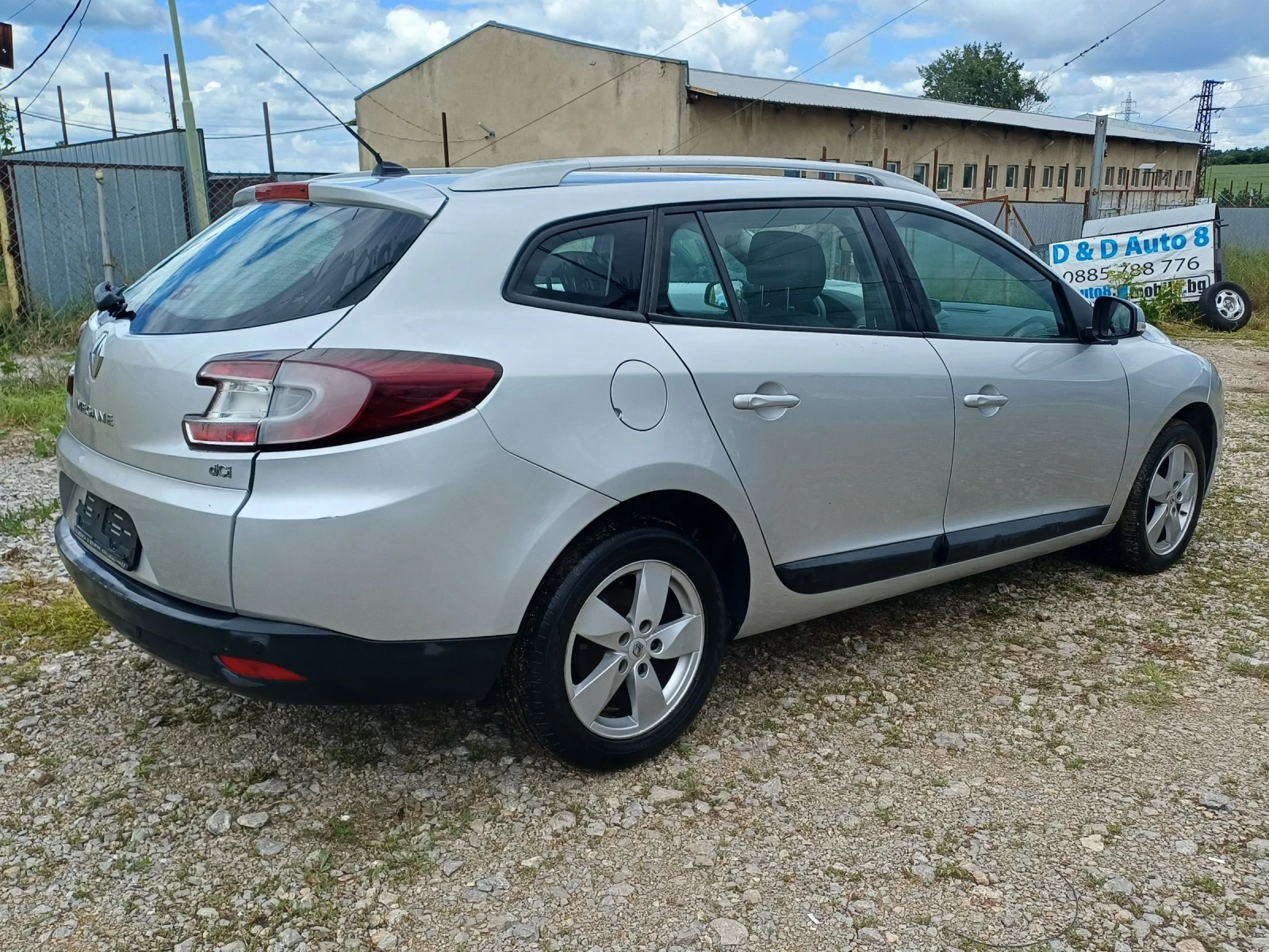 Renault Megane 1.5 DCI, снимка 5 - Автомобили и джипове - 54892541