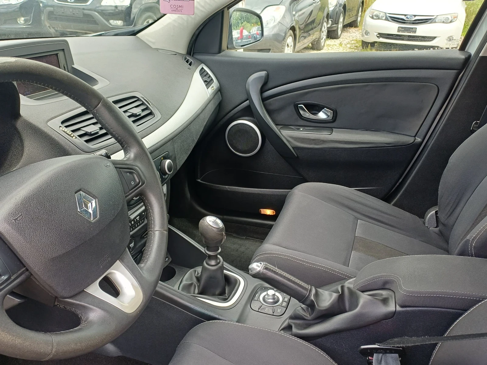 Renault Megane 1.5 DCI, снимка 10 - Автомобили и джипове - 54892541