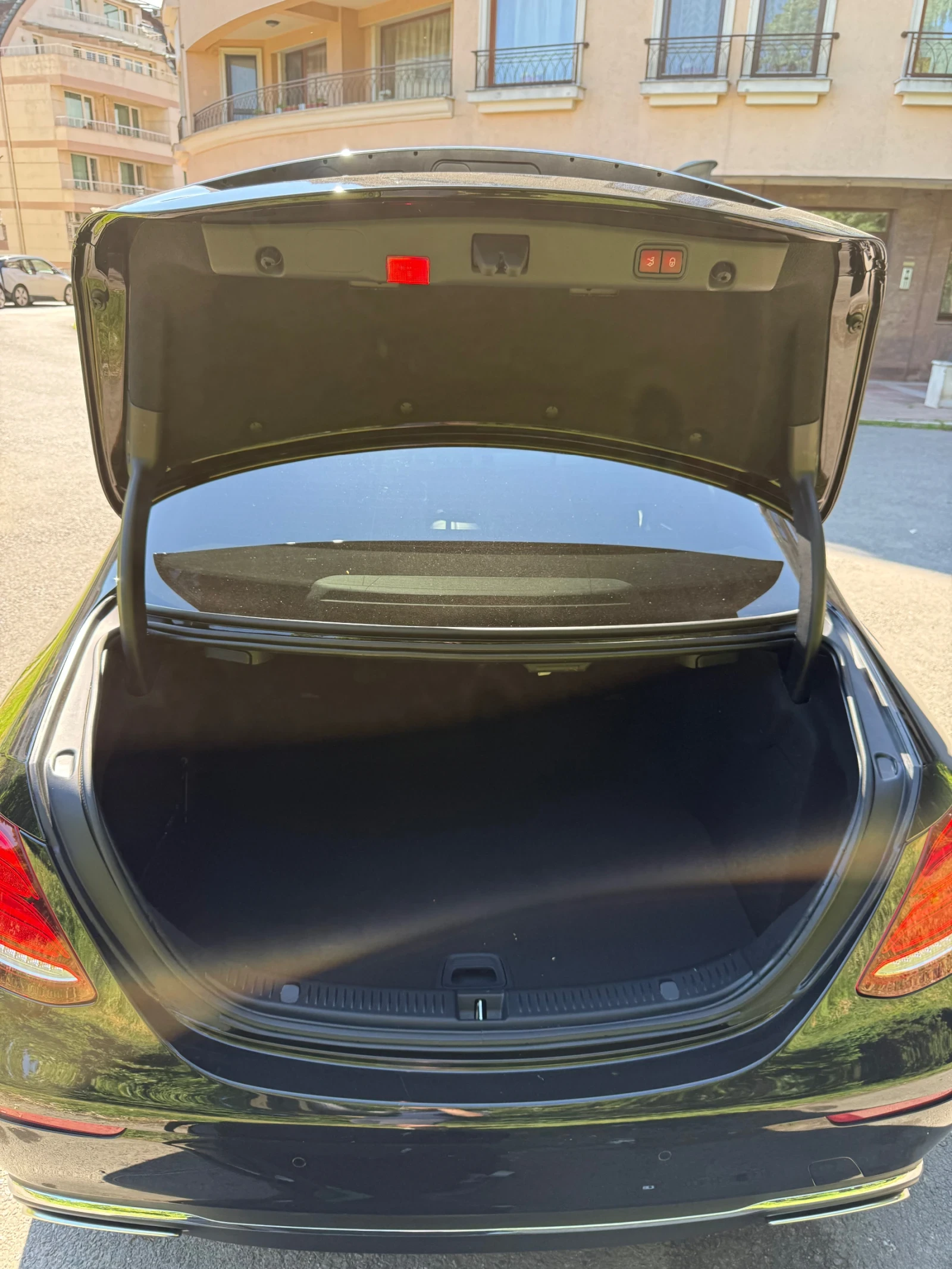 Mercedes-Benz E 200 2.0 Benzin/German Import, снимка 15 - Автомобили и джипове - 54895038