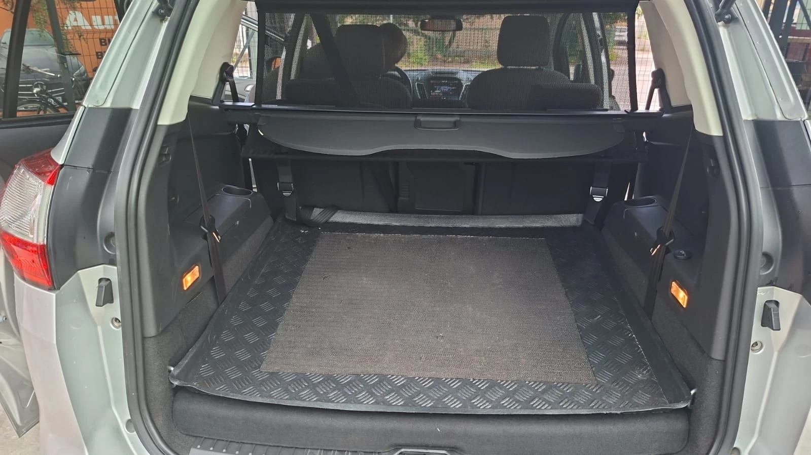 Ford Grand C-Max, снимка 9 - Автомобили и джипове - 55156708