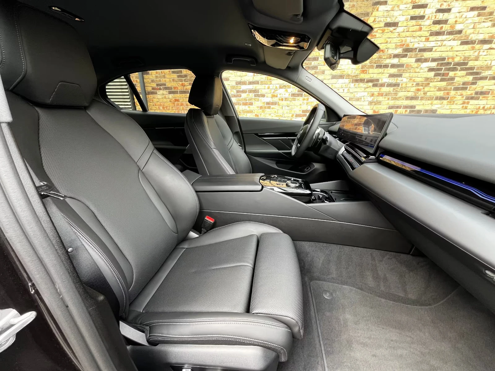 BMW 520 i/190HP/LED/SPORTSITS/CAM/ACC/KLESS/662z, снимка 13 - Автомобили и джипове - 55456326