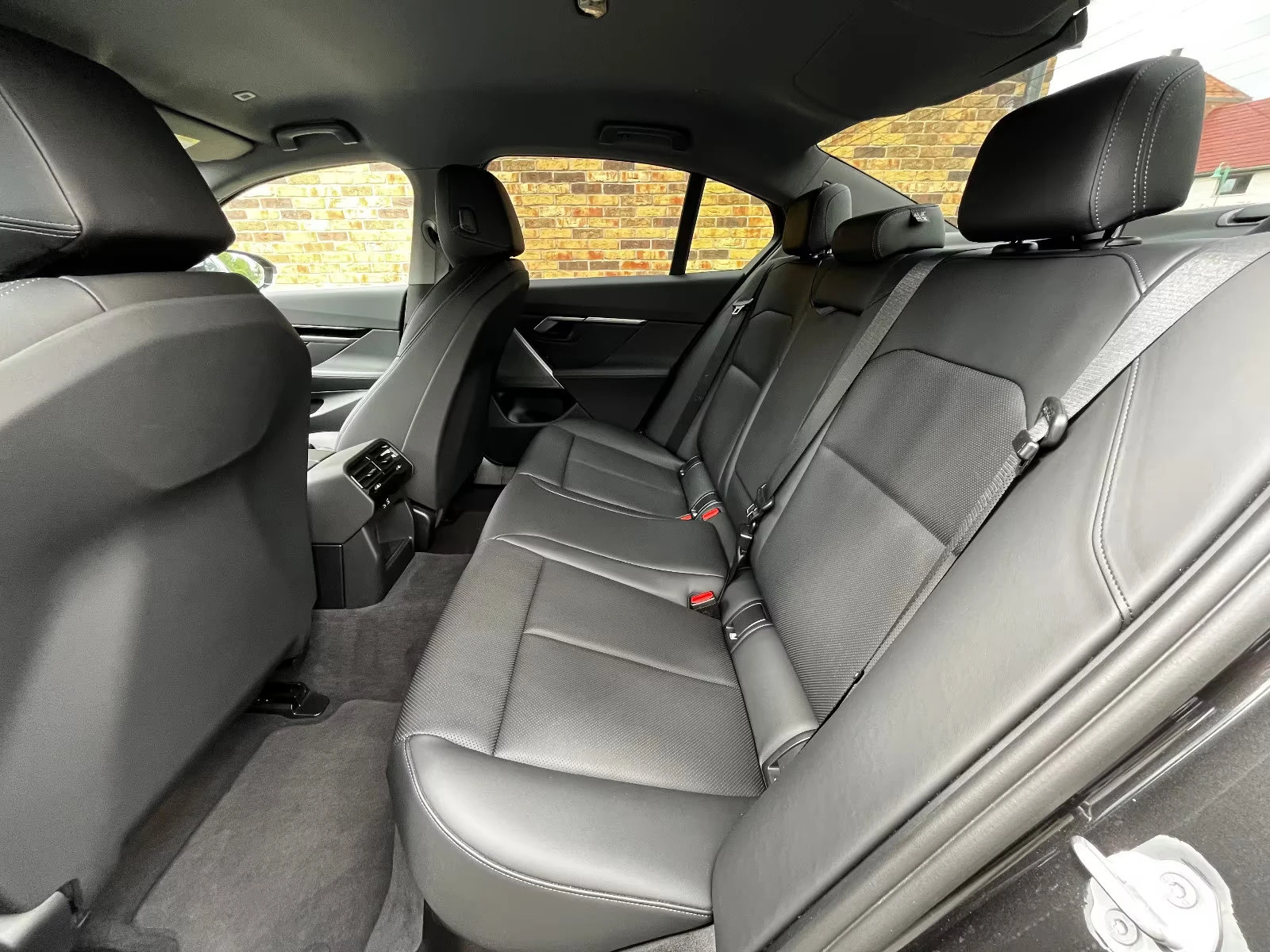 BMW 520 i/190HP/LED/SPORTSITS/CAM/ACC/KLESS/662z, снимка 15 - Автомобили и джипове - 55456326