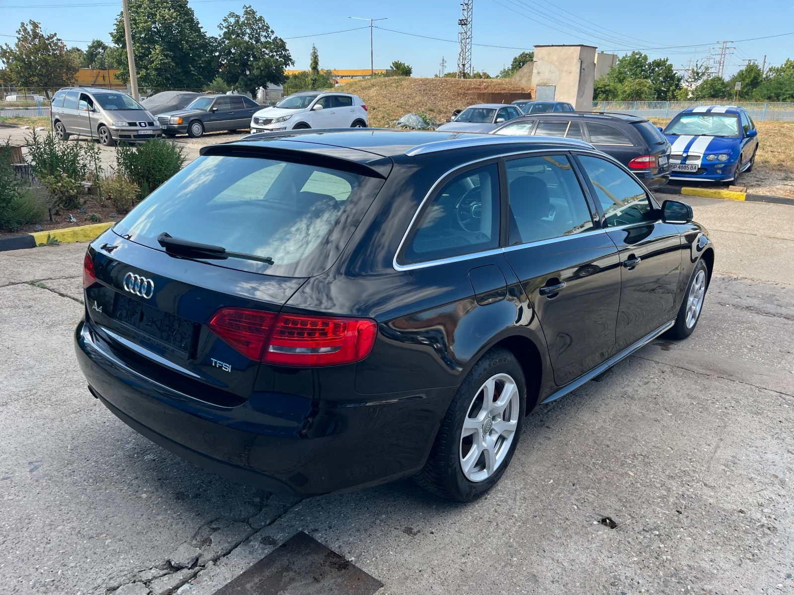 Audi A4 1.8tfsi, снимка 4 - Автомобили и джипове - 55537372