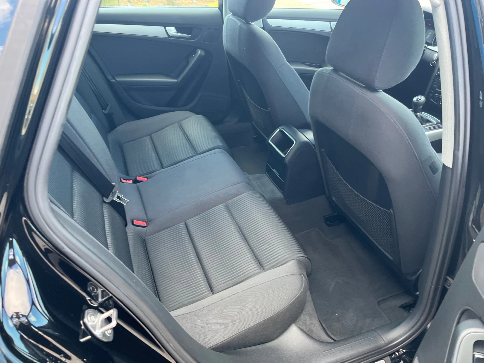 Audi A4 1.8tfsi, снимка 6 - Автомобили и джипове - 55537372