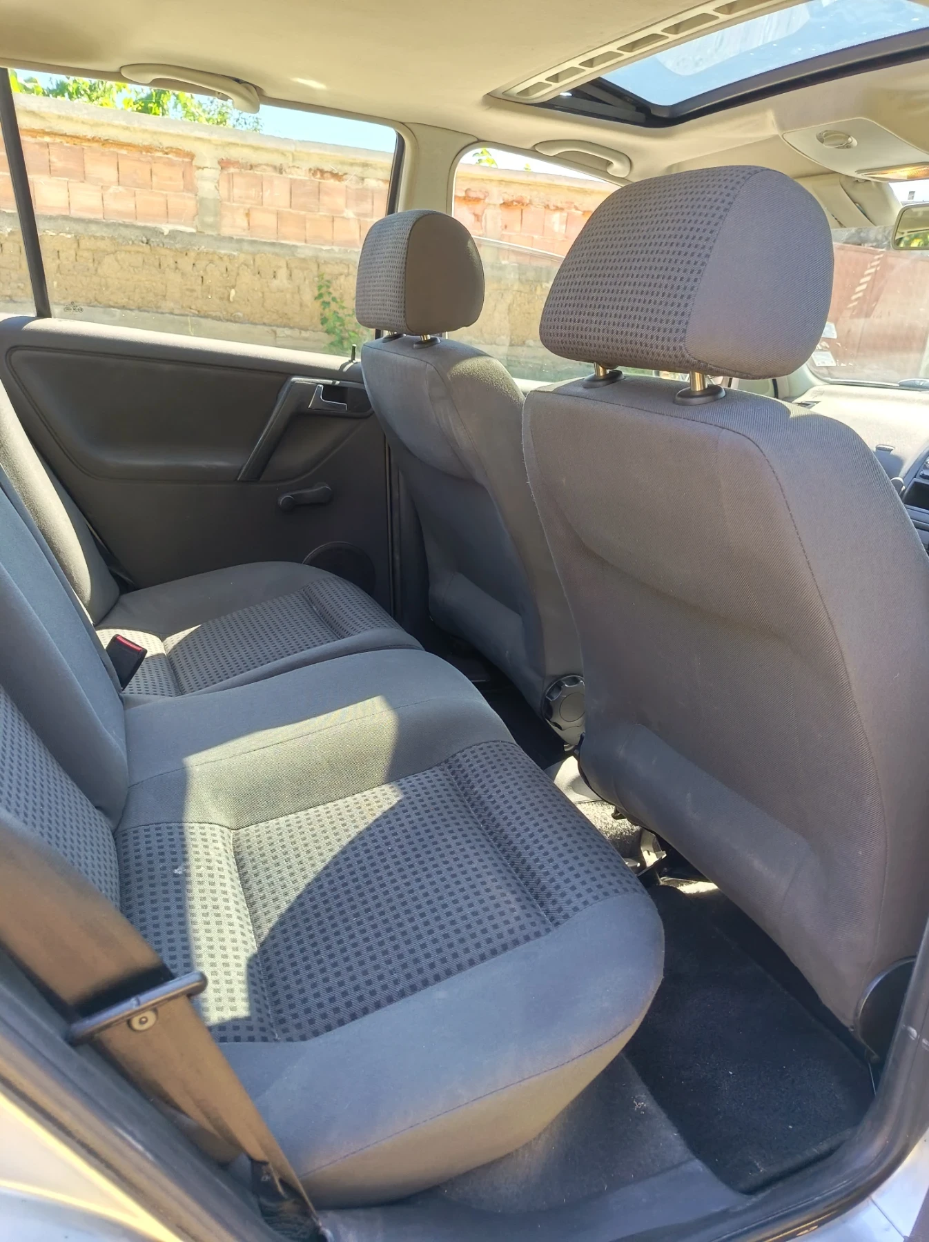 VW Polo 1, 4  V16 75 коня, снимка 5 - Автомобили и джипове - 56002058