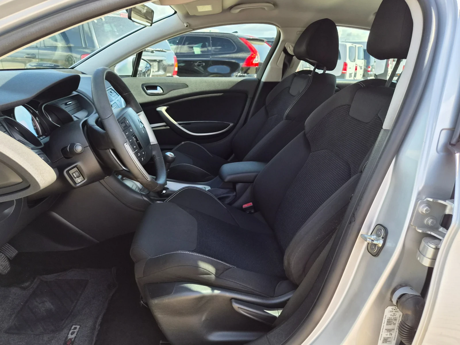 Citroen C5 1.8i 125кс 83300км., снимка 12 - Автомобили и джипове - 56199392