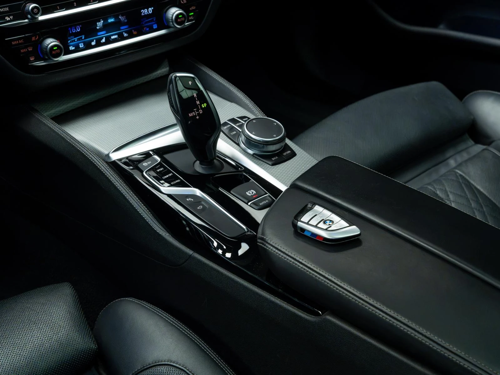 BMW 550 M550D* XDRIVE* M-SPORT* B&W* 360* HUD* PANO* SOFTC | Mobile.bg � ����������� 9