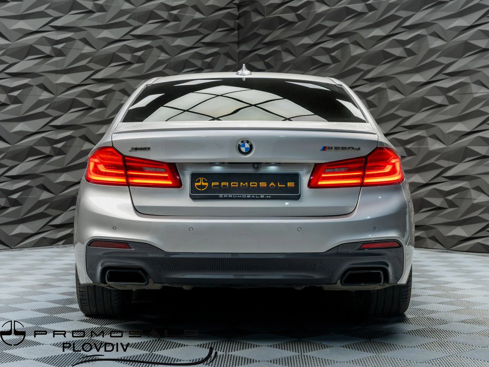 BMW 550 M550D* XDRIVE* M-SPORT* B&W* 360* HUD* PANO* SOFTC | Mobile.bg � ����������� 5