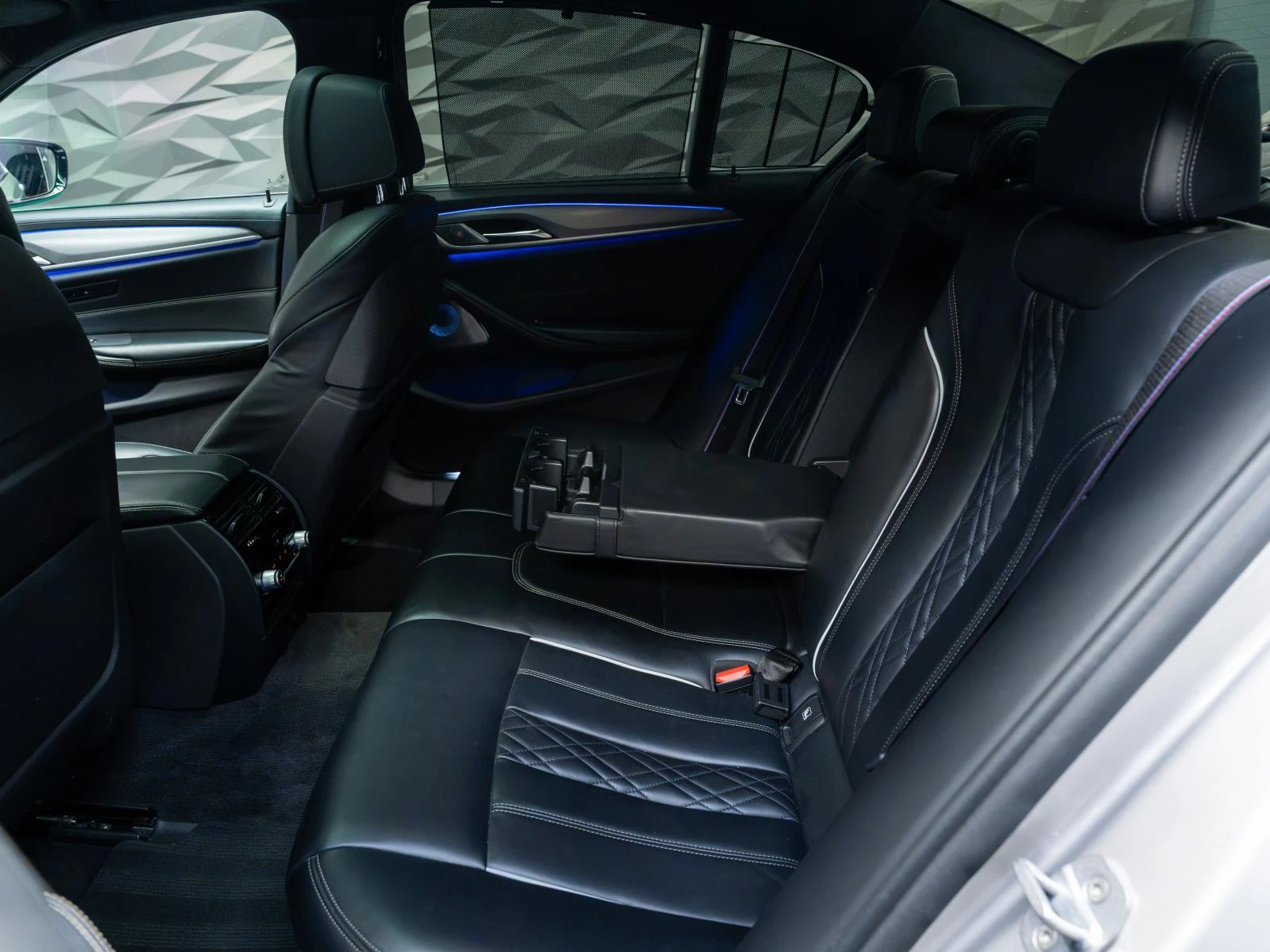 BMW 550 M550D* XDRIVE* M-SPORT* B&W* 360* HUD* PANO* SOFTC | Mobile.bg � ����������� 15