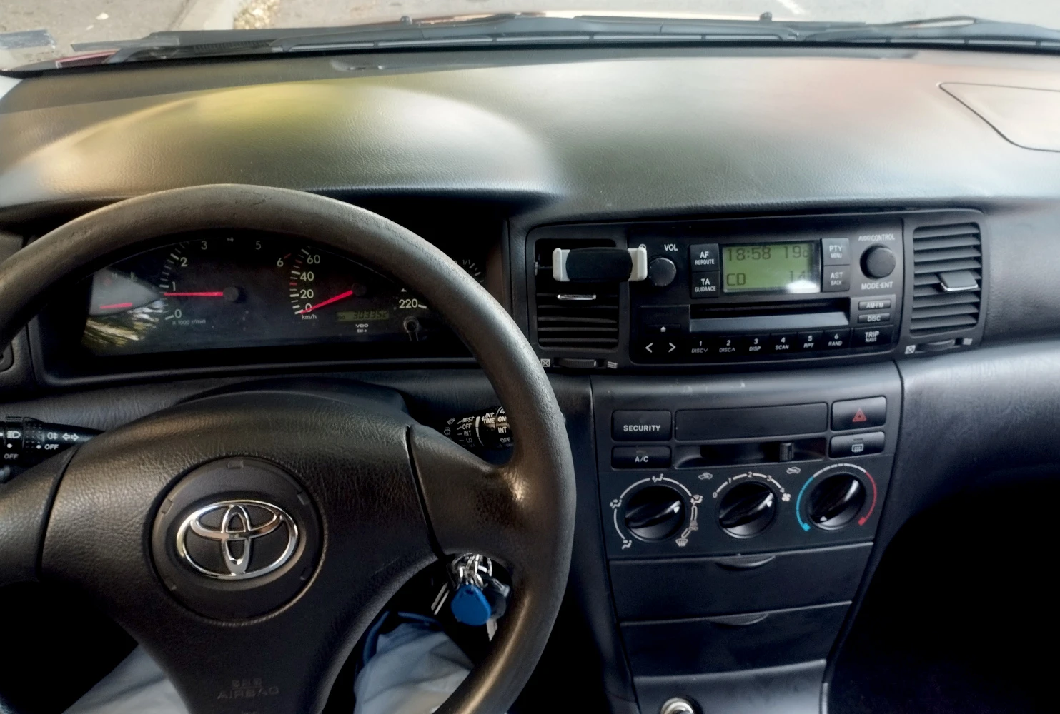 Toyota Corolla D4D, снимка 7 - Автомобили и джипове - 56637233