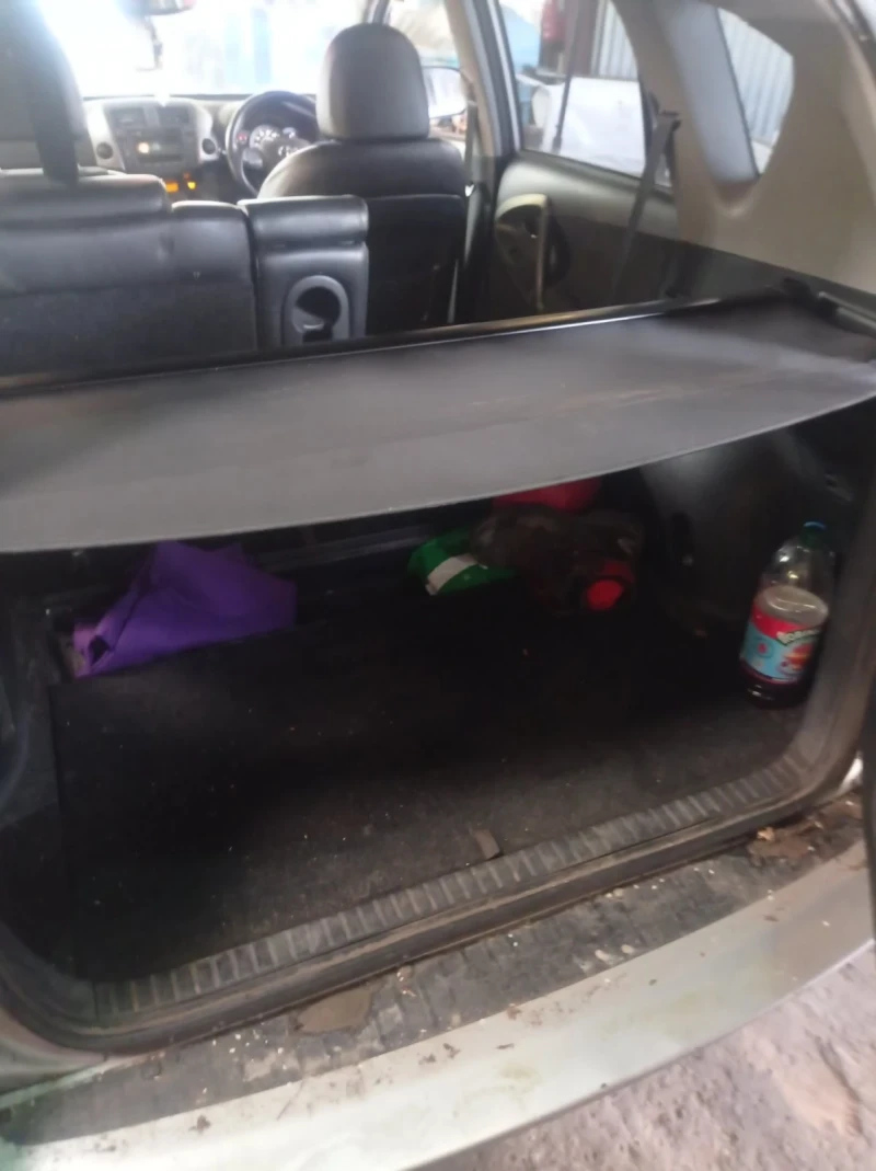 Toyota Rav4 2.2 D4D 150kc, снимка 6 - Автомобили и джипове - 50331733