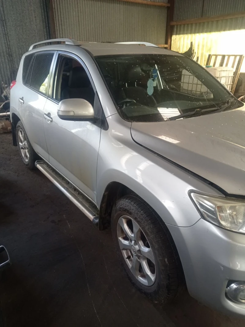 Toyota Rav4 2.2 D4D 150kc, снимка 2 - Автомобили и джипове - 50331733