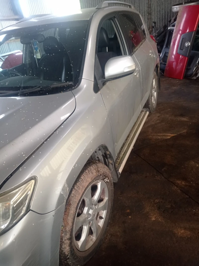 Toyota Rav4 2.2 D4D 150kc, снимка 3 - Автомобили и джипове - 50331733