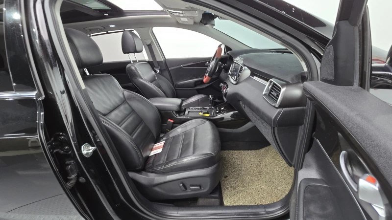 Kia Sorento 2.2 4WD MASTER autogeorge.com, снимка 9 - Автомобили и джипове - 52333649