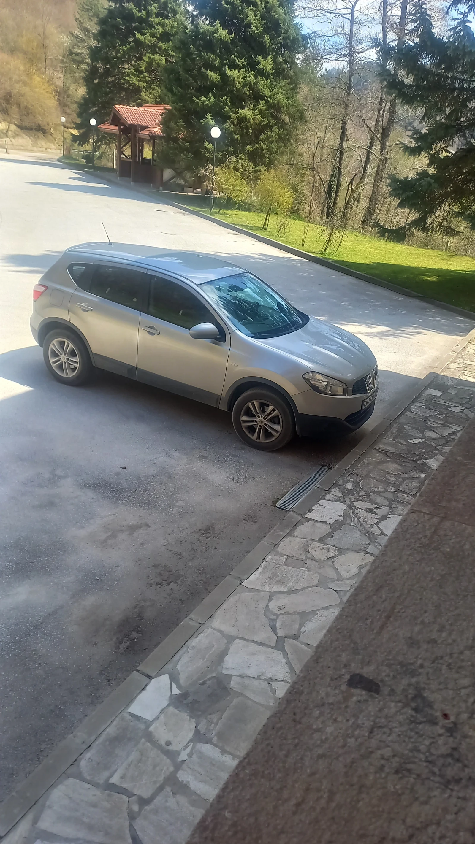 Nissan Qashqai Джип, снимка 3 - Автомобили и джипове - 53129409