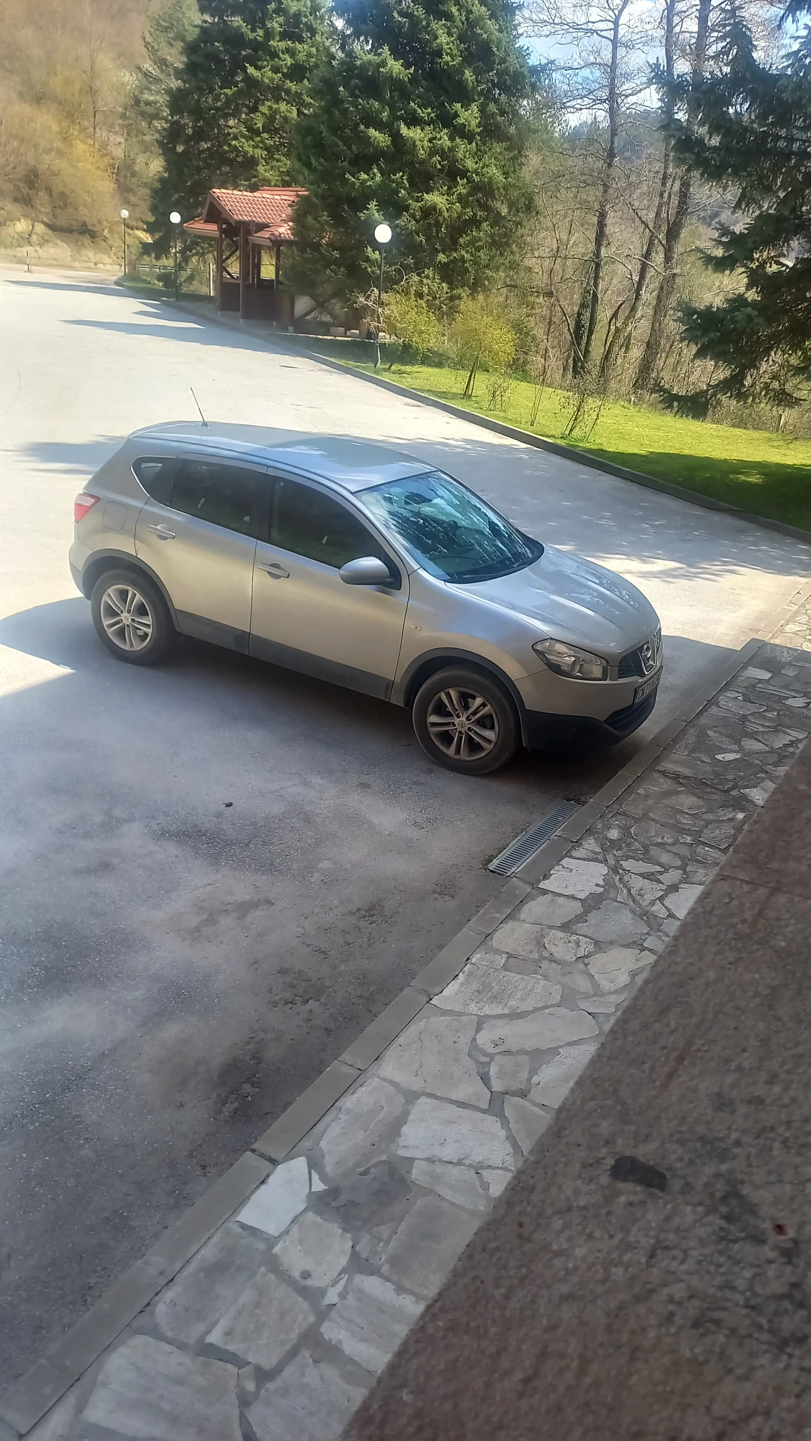 Nissan Qashqai Джип, снимка 2 - Автомобили и джипове - 53129409