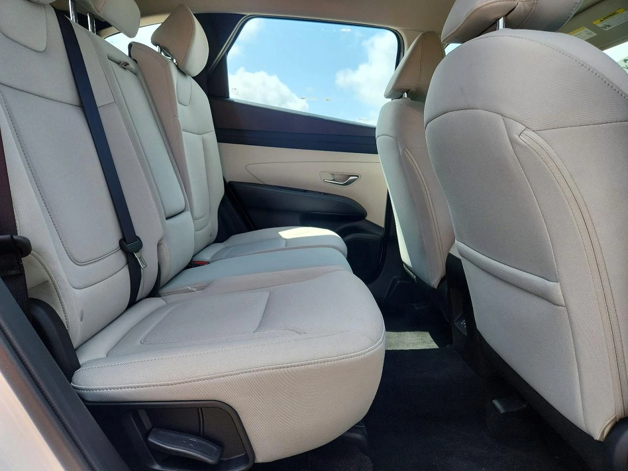 Hyundai Tucson 2.5l Se, снимка 11 - Автомобили и джипове - 54732644