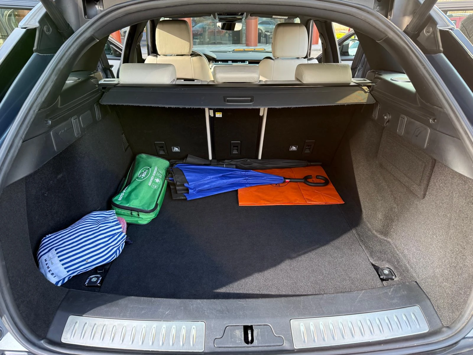 Land Rover Range Rover Velar D300 R-Dynamic SE, снимка 16 - Автомобили и джипове - 55035765