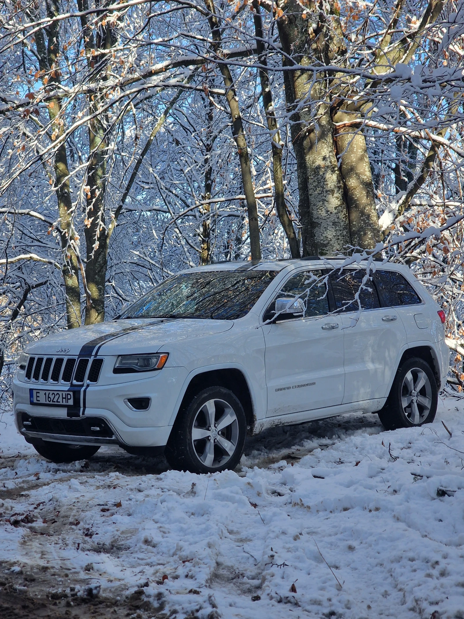 Jeep Grand cherokee Overland, снимка 3 - Автомобили и джипове - 55441051