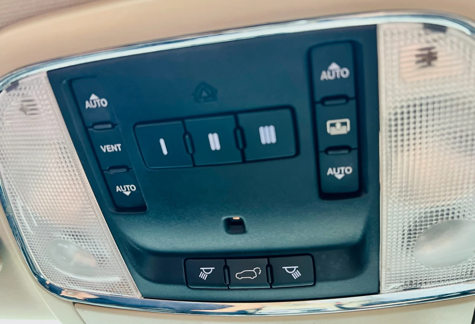 Jeep Grand cherokee Overland, снимка 8 - Автомобили и джипове - 55441051