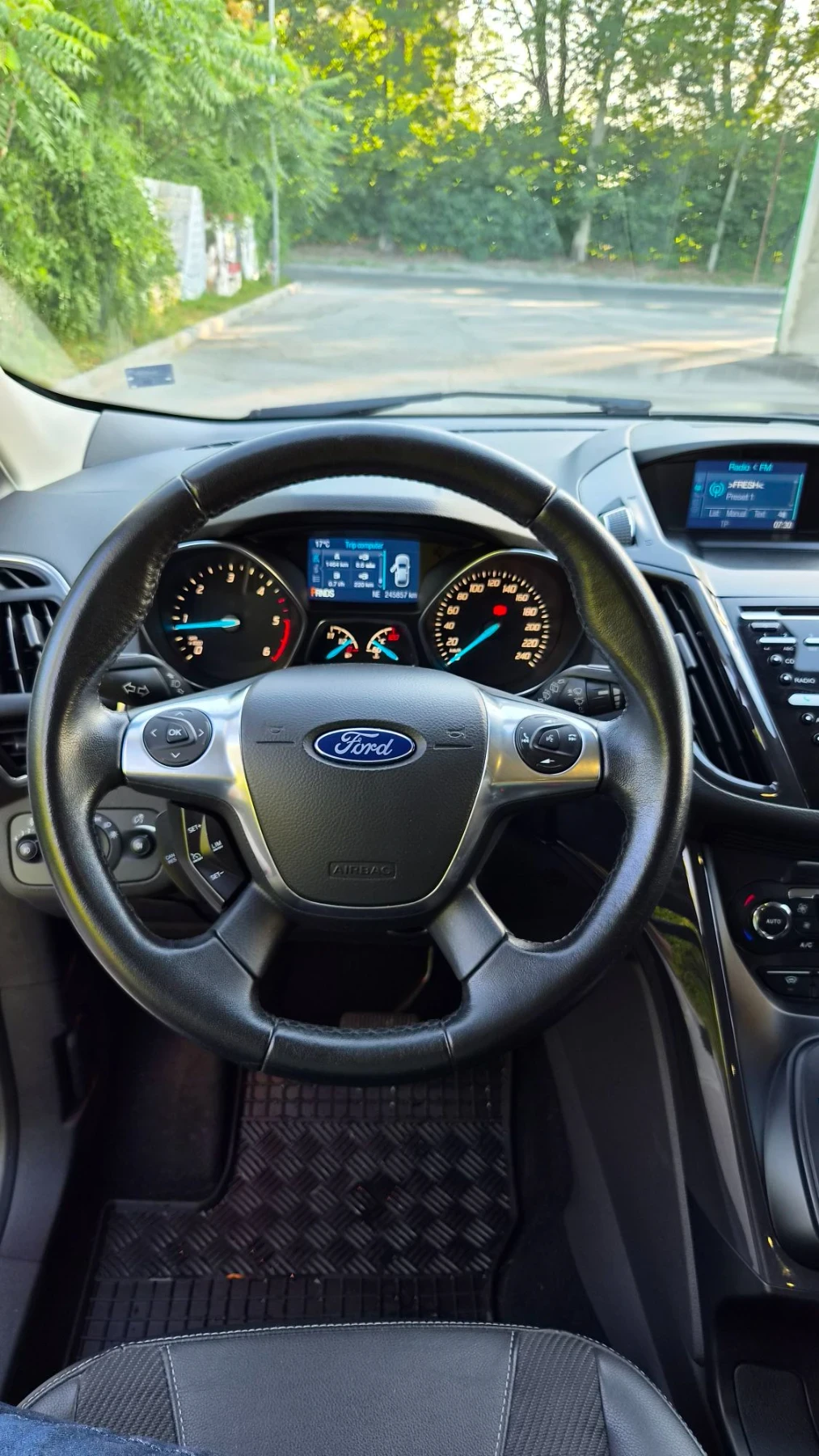 Ford Kuga 2.0d, снимка 12 - Автомобили и джипове - 55968259