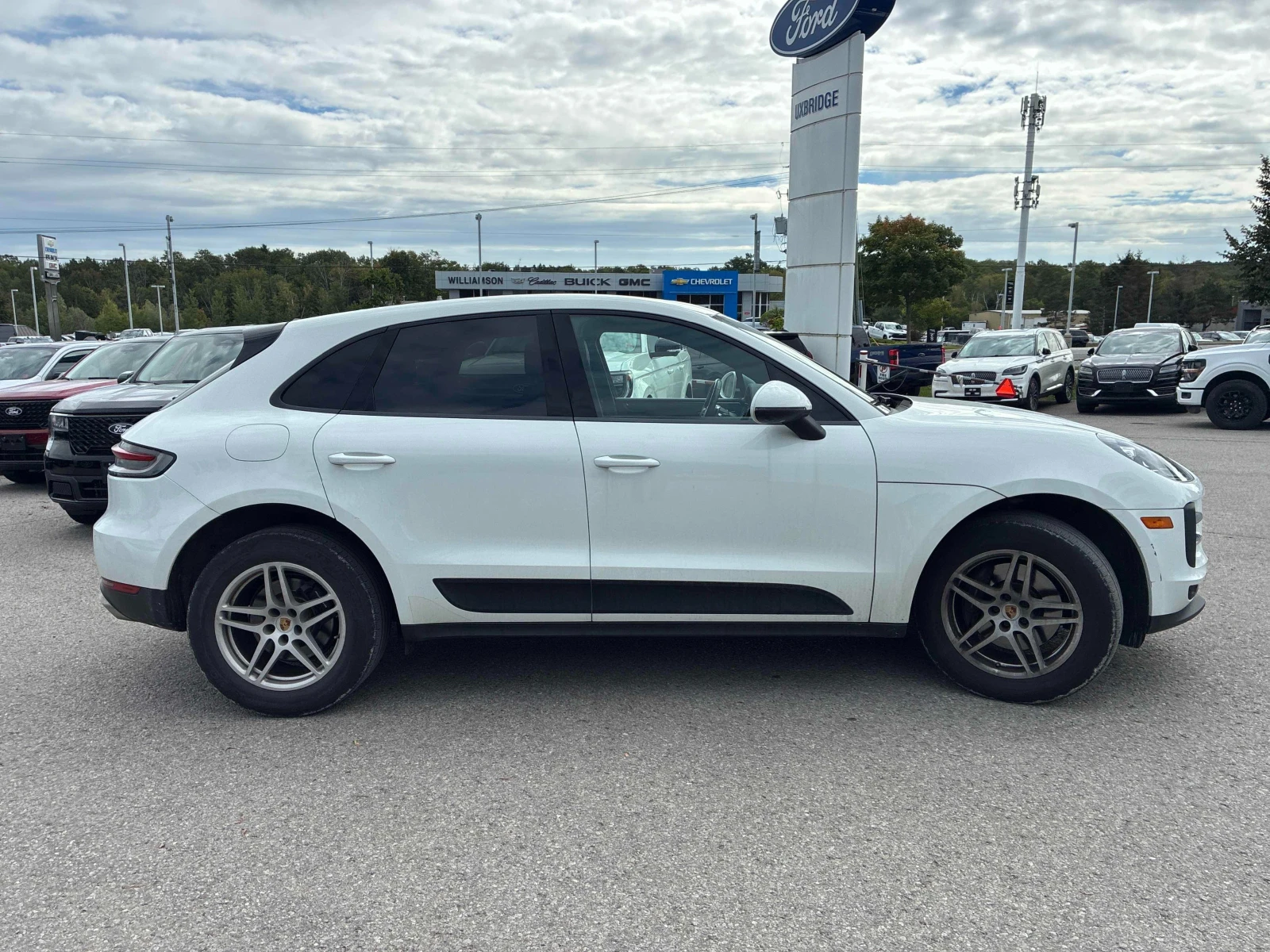 Porsche Macan CARFAX * AWD * NAV, снимка 3 - Автомобили и джипове - 56223109