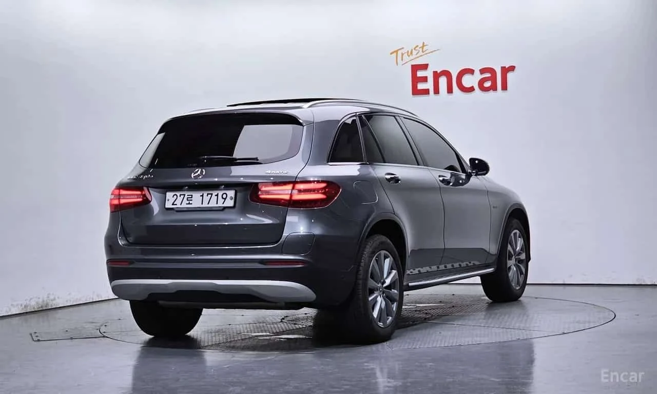 Mercedes-Benz GLC * GLC350e 4MATIC Premium * , снимка 2 - Автомобили и джипове - 56735676