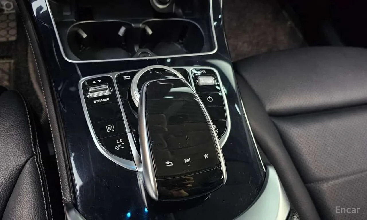 Mercedes-Benz GLC * GLC350e 4MATIC Premium * , снимка 17 - Автомобили и джипове - 56735676