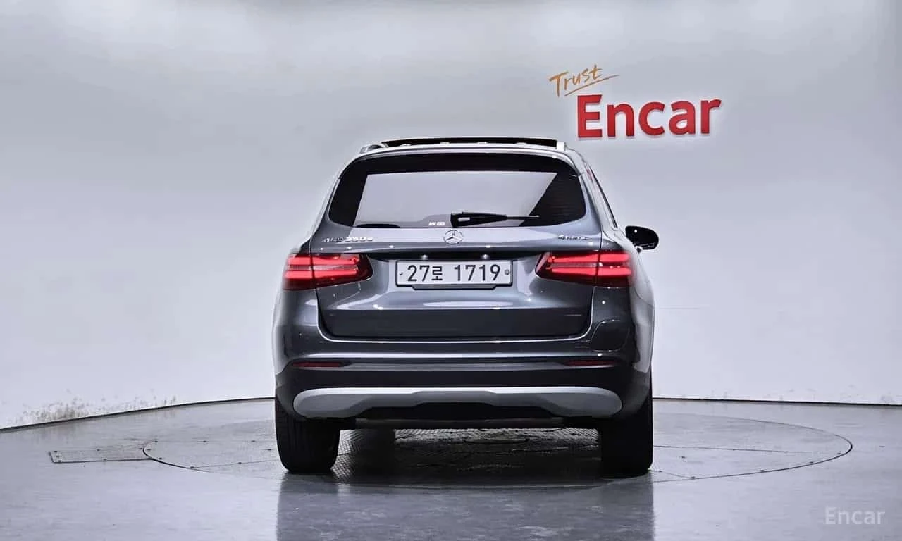 Mercedes-Benz GLC * GLC350e 4MATIC Premium * , снимка 4 - Автомобили и джипове - 56735676