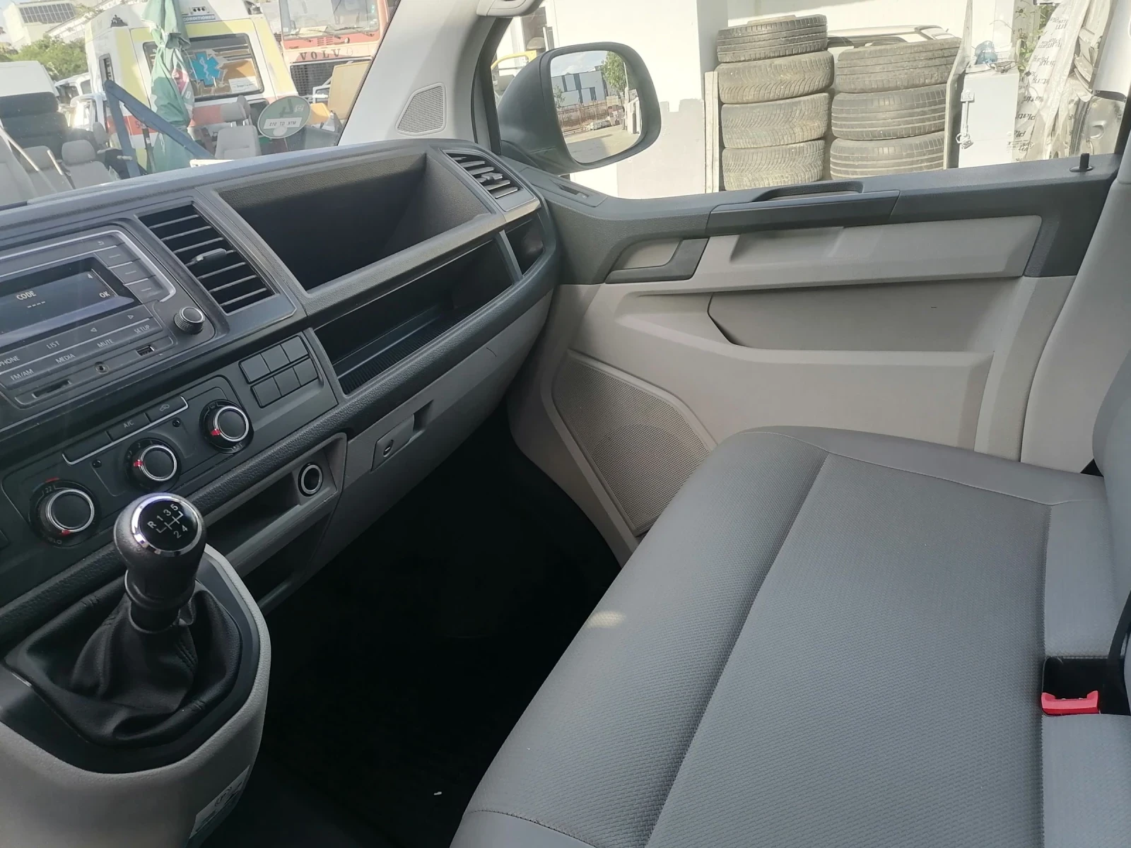VW Transporter 2.0TDI - изображение 7