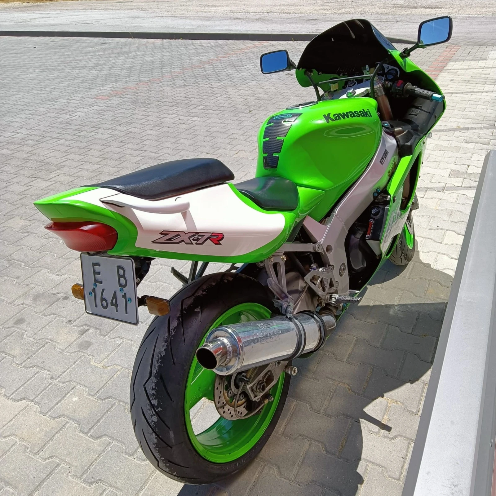 Kawasaki Ninja ZX-7R - изображение 2