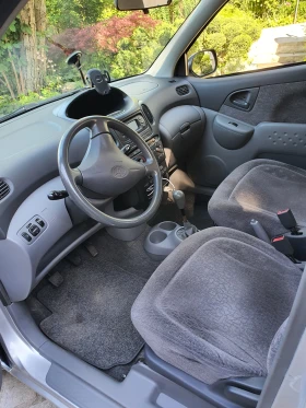Toyota Yaris verso 1.3i 16V, снимка 7