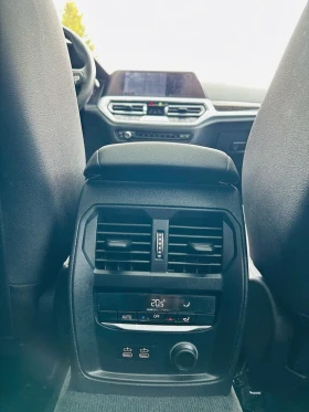 BMW 330 xDrive* DISTRONIC* LANE* ПОДГРЕВ + ВОЛАН, снимка 16