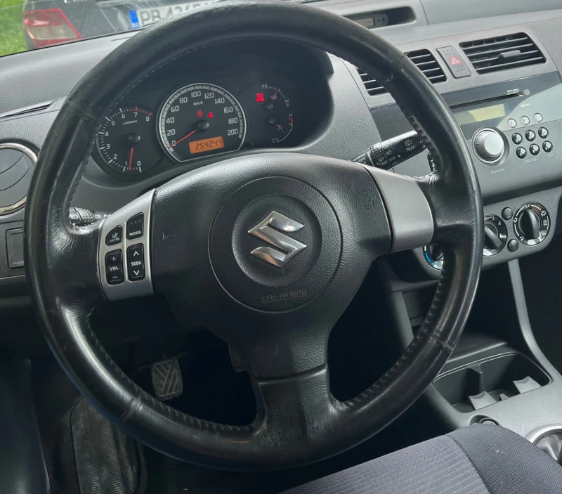 Suzuki Swift, снимка 3 - Автомобили и джипове - 47310005