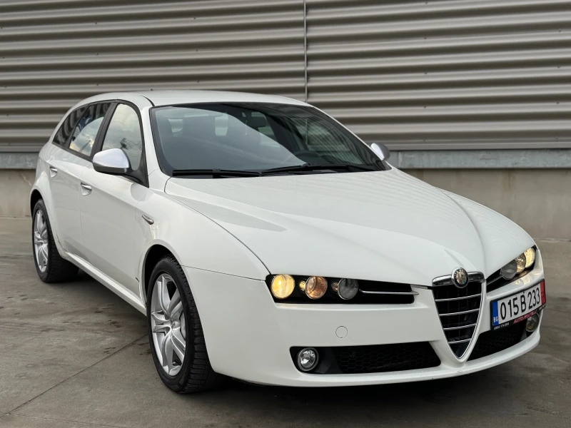 Alfa Romeo 159 sportwagon 2.0JTDM SW СОБСТВЕН ЛИЗИНГ* БАРТЕР* NAVI* , снимка 3 - Автомобили и джипове - 48615665